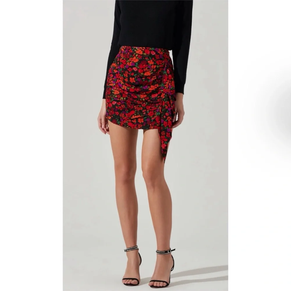 ASTR Waverly Skirt Medium